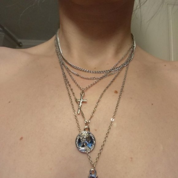 Multilayer Gold Rose Necklace - Picture 3 of 4